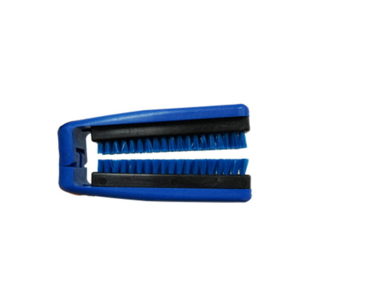 BluGator Seatbelt Brush